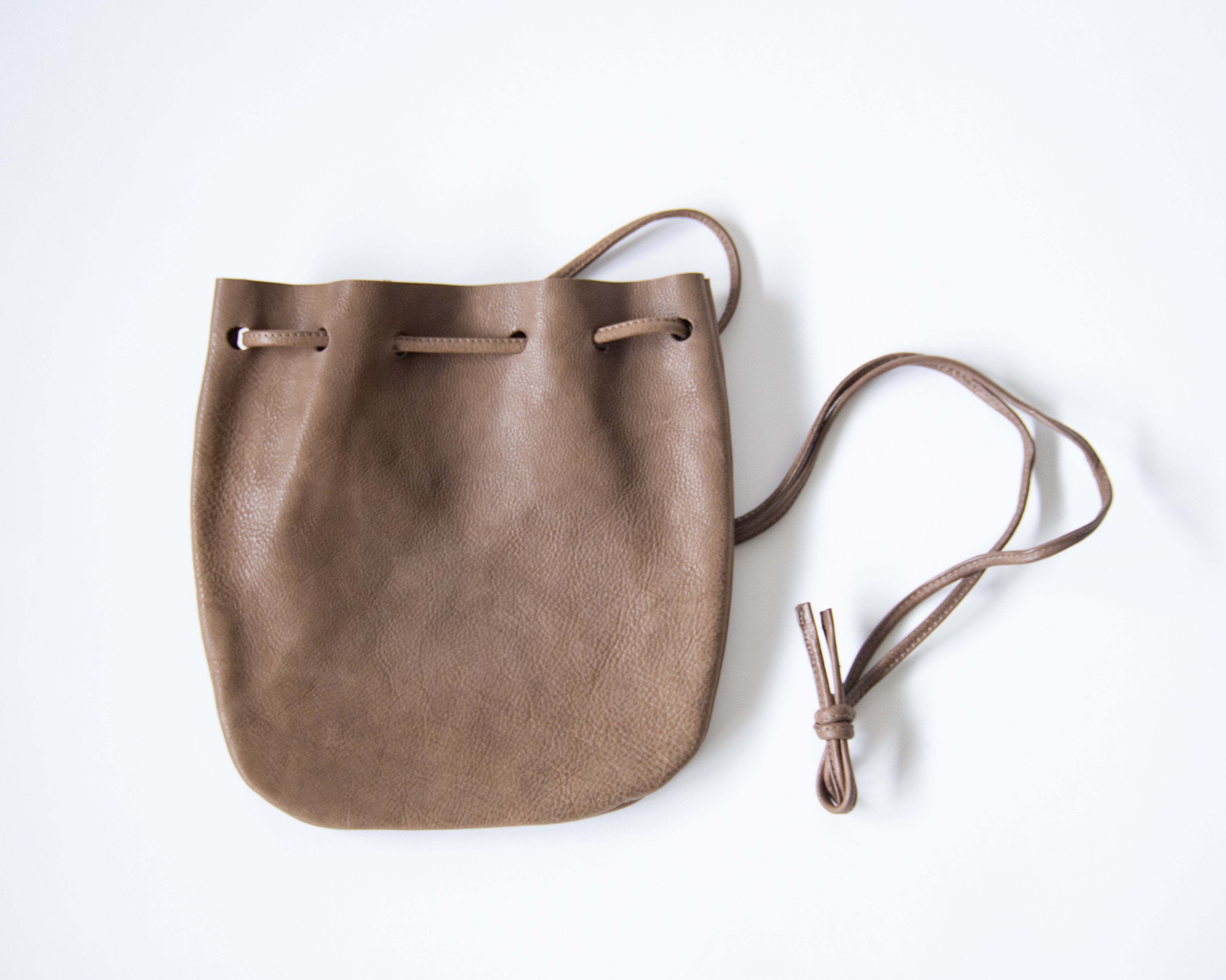 Port ポート Sサイズ】レザー巾着バッグ TOSS 日本製 Made in japan