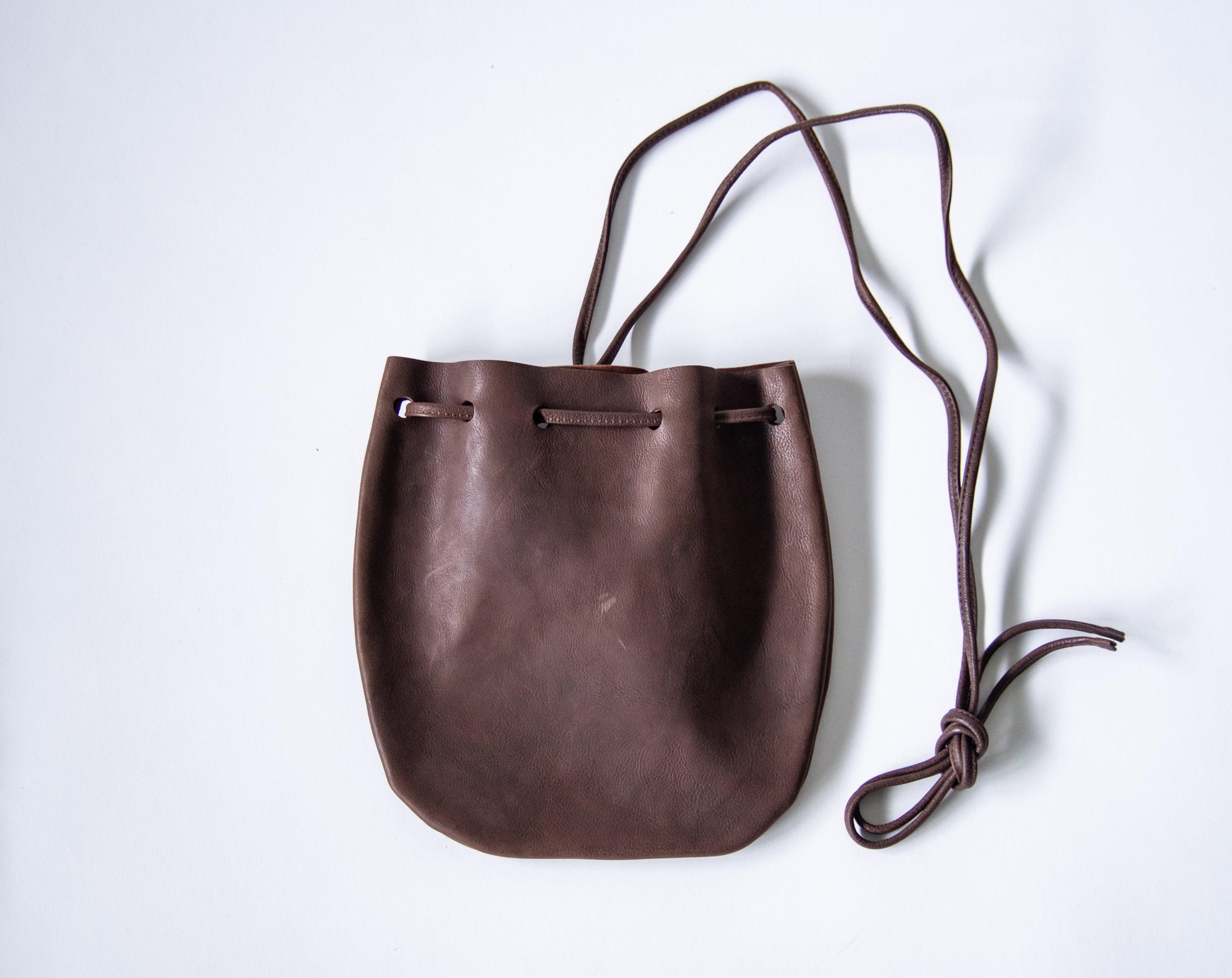Port ポート Sサイズ】レザー巾着バッグ TOSS 日本製 Made in japan